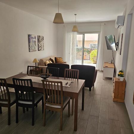 Zom Holiday Apartment Paphos Bagian luar foto