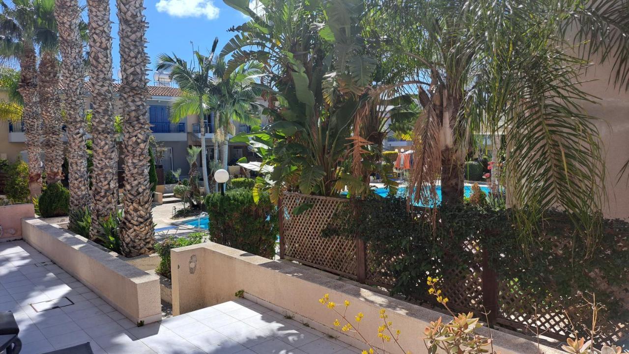 Zom Holiday Apartment Paphos Bagian luar foto