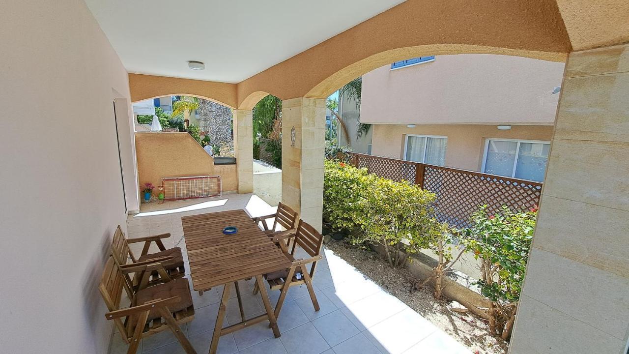 Zom Holiday Apartment Paphos Bagian luar foto
