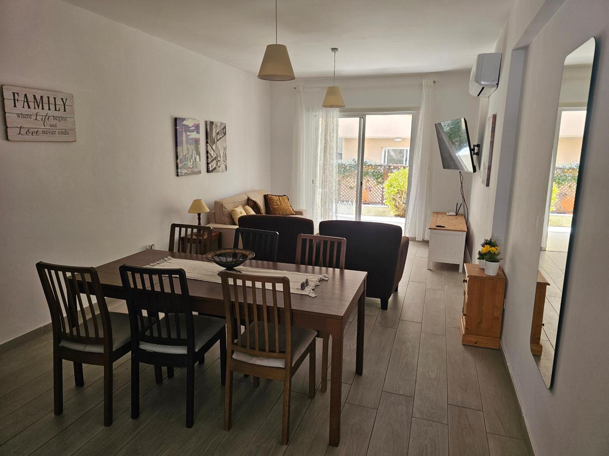 Zom Holiday Apartment Paphos Bagian luar foto