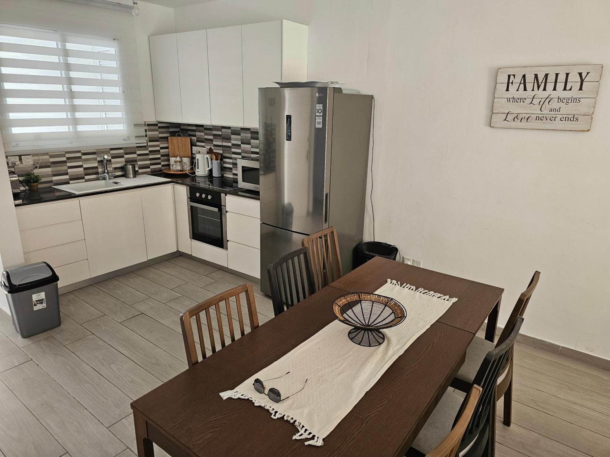 Zom Holiday Apartment Paphos Bagian luar foto